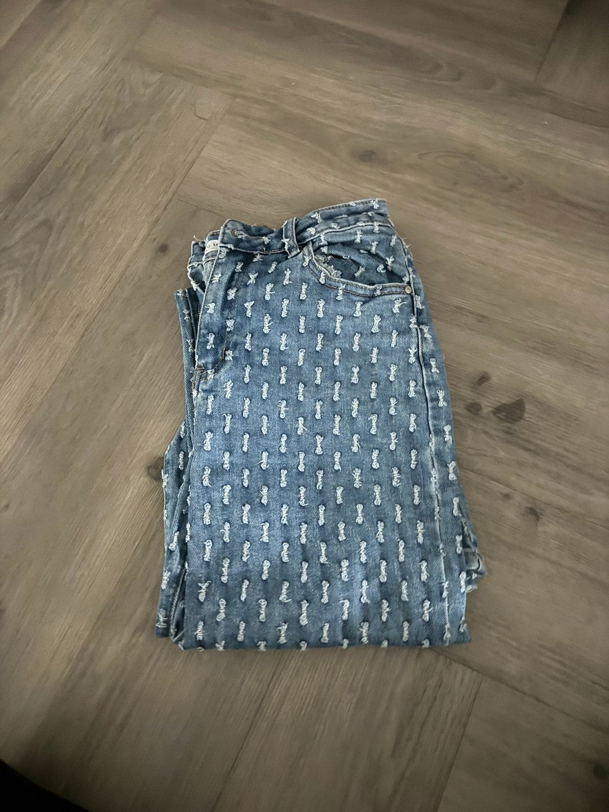 Blauwe spijkerbroek met details, Ophalen of Verzenden, Zo goed als nieuw, Blauw, W28 - W29 (confectie 36)