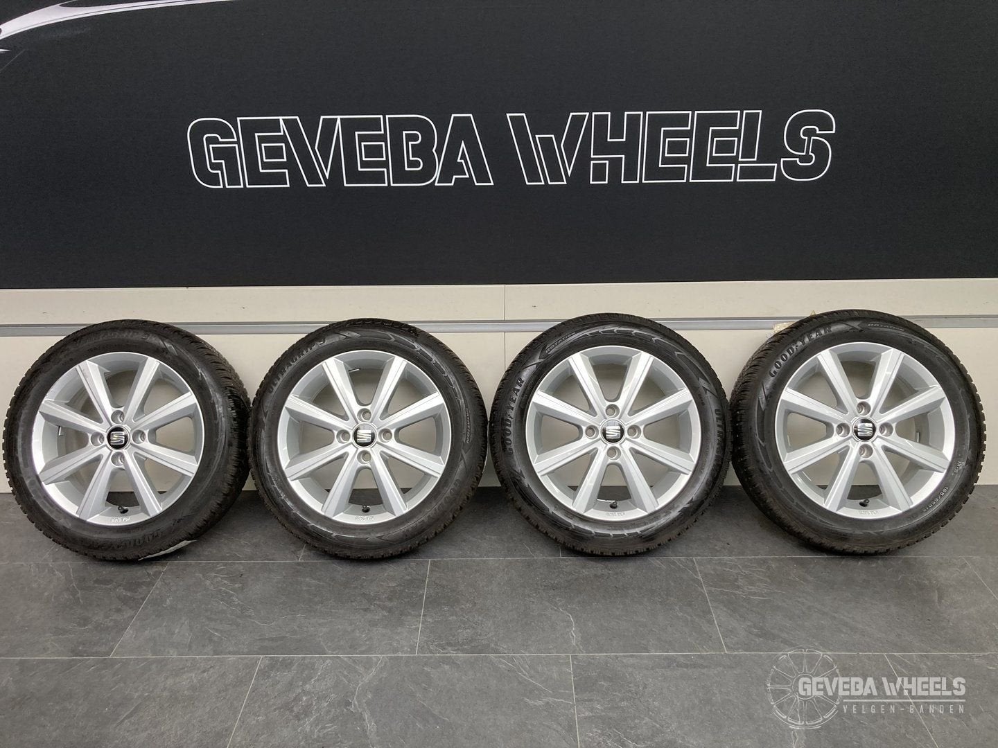 15” originele Volkswagen UP UP! Velgen + winterbanden 4x100, Auto-onderdelen, Banden en Velgen, Gebruikt, 15 inch, -, -