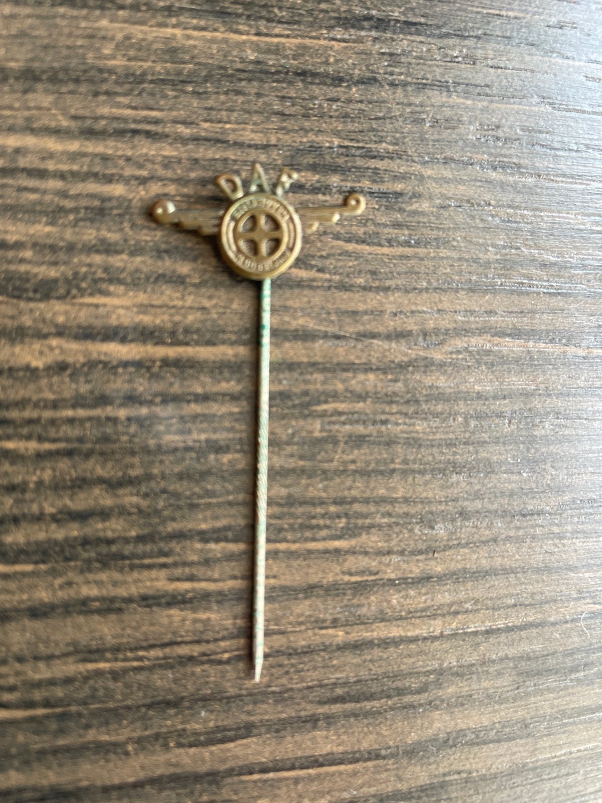 Vintage DAF Speldje / Pin, Verzamelen, Speldjes, Pins en Buttons, Ophalen of Verzenden, Gebruikt, Merk, Speldje of Pin
