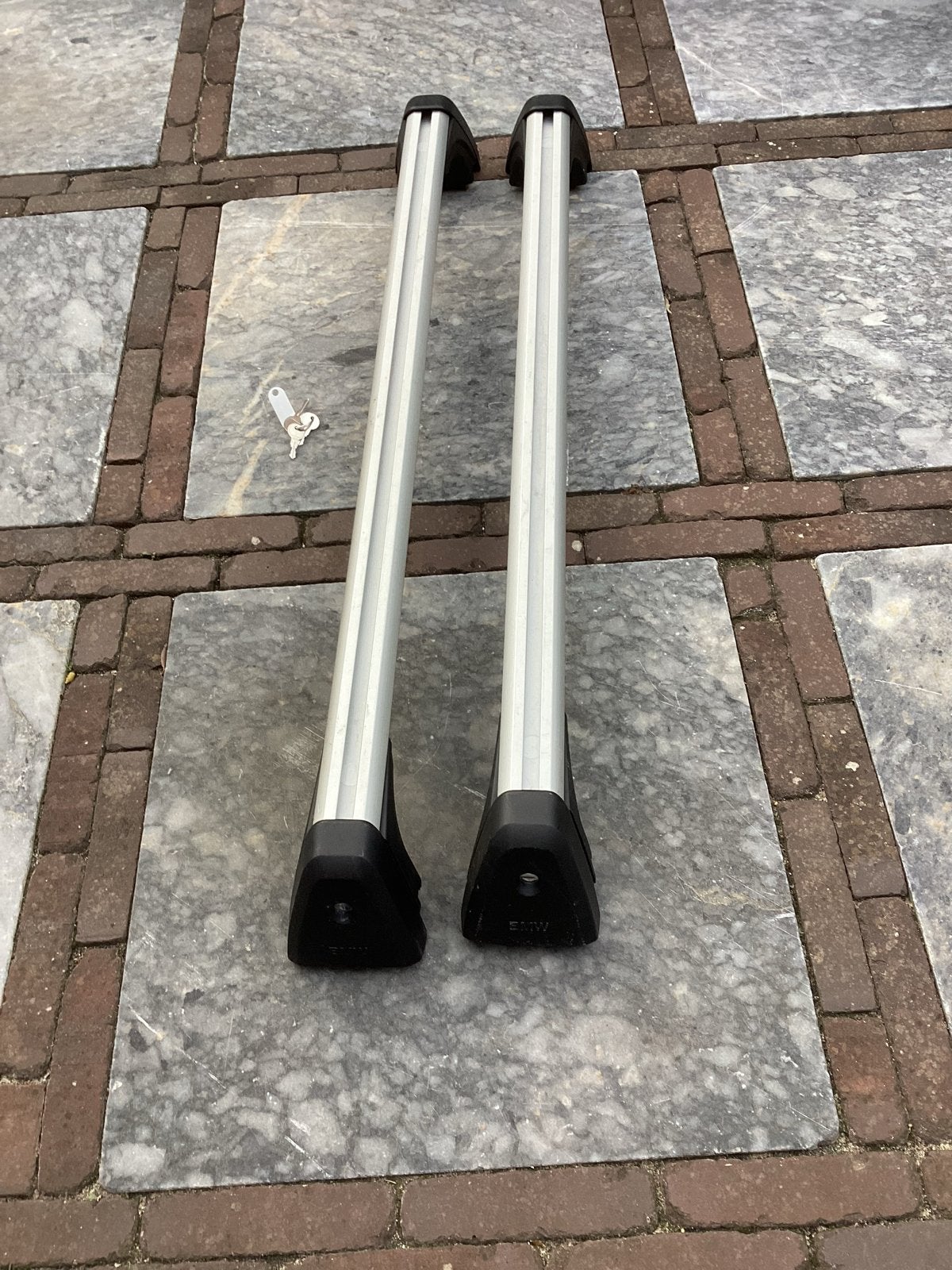 Originele BMW dakdragers F48/F49 met alle 4 sleutels, Auto diversen, Dakdragers, Ophalen, Gebruikt