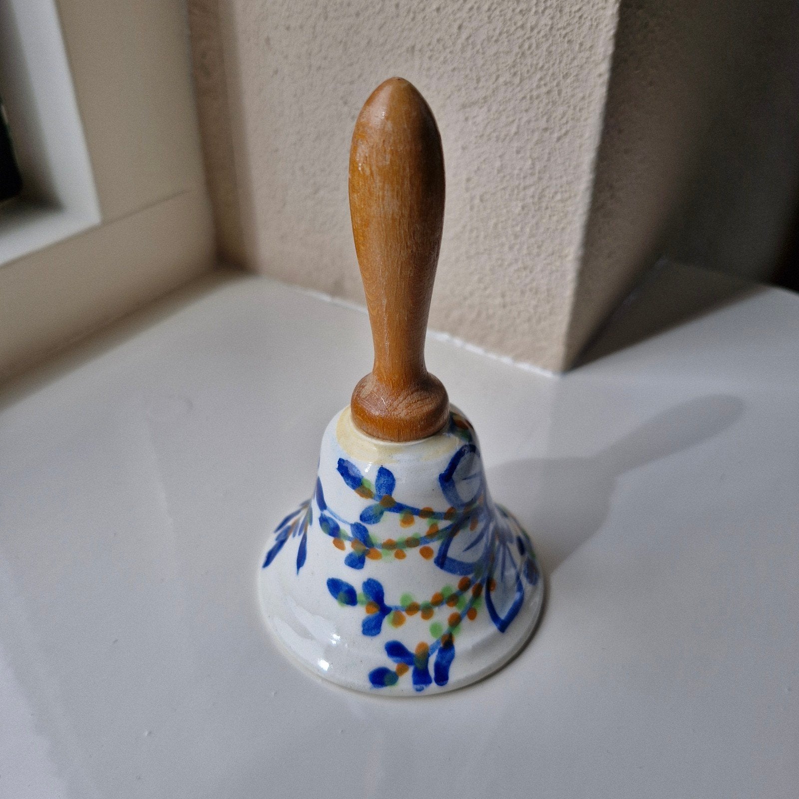 tafelbel hout en aardewerk, Ophalen of Verzenden