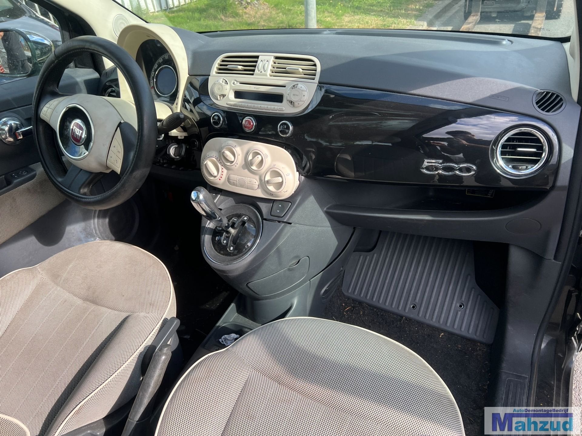 fiat 500 wit zwart dashboard delen, Auto-onderdelen, Gebruikt, Stellantis Europe S.p.A., Ophalen of Verzenden, Info@stellantis.com