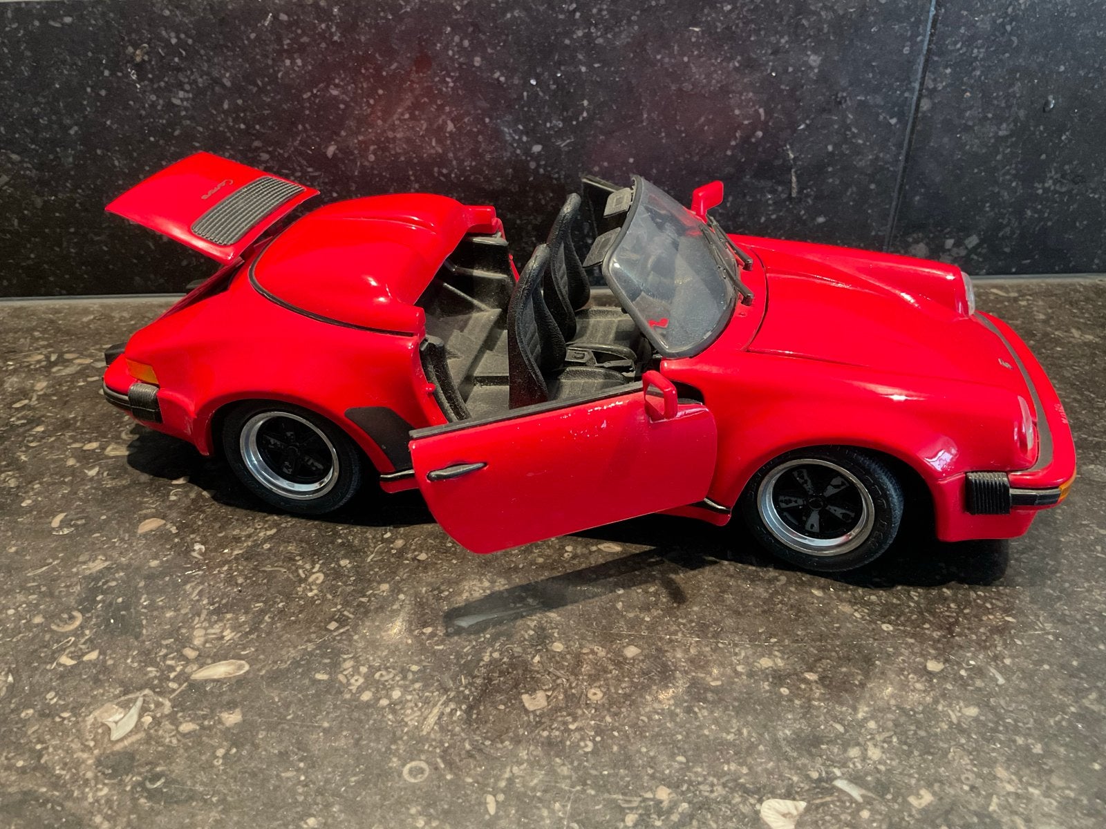 Schaalauto 1/18 Porsche 911 Speedster 1989, Hobby en Vrije tijd, Modelauto's | 1:18, Ophalen of Verzenden, Gebruikt, Auto, Overige merken