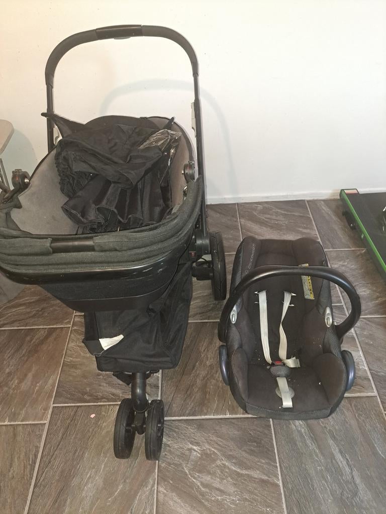 kinderwagen merk  Quinny, Kinderen en Baby's, Autostoeltjes, Gebruikt, Maxi-Cosi, 0 t/m 13 kg, Autogordel, Zijbescherming, Ophalen