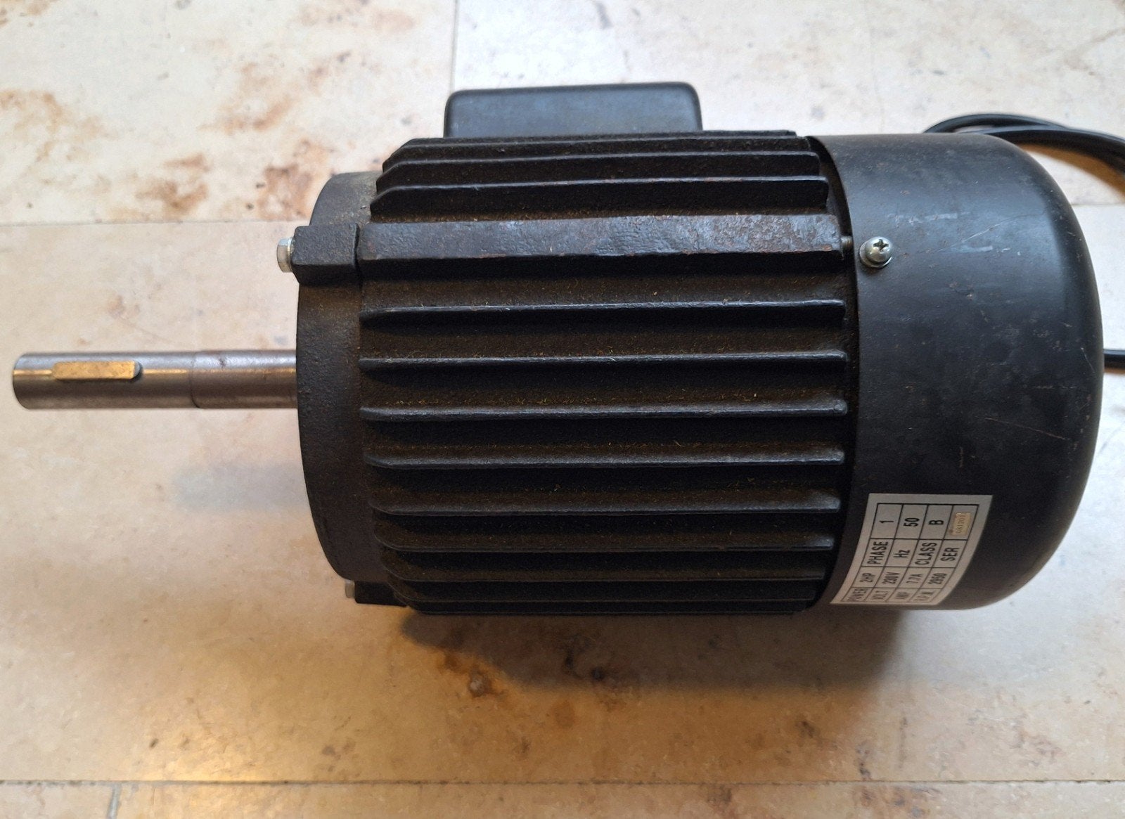 Elektromotor, Doe-het-zelf en Verbouw, Gereedschap | Zaagmachines, Ophalen of Verzenden, 1200 watt of meer, Afkortzaag, 70 mm of meer