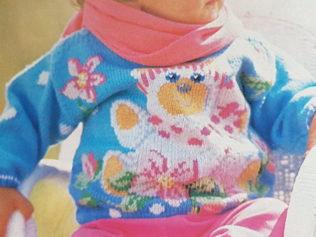 Beer met muts en bloemen trui breipatroon, Ophalen of Verzenden, Zo goed als nieuw, Breien, Patroon of Boek