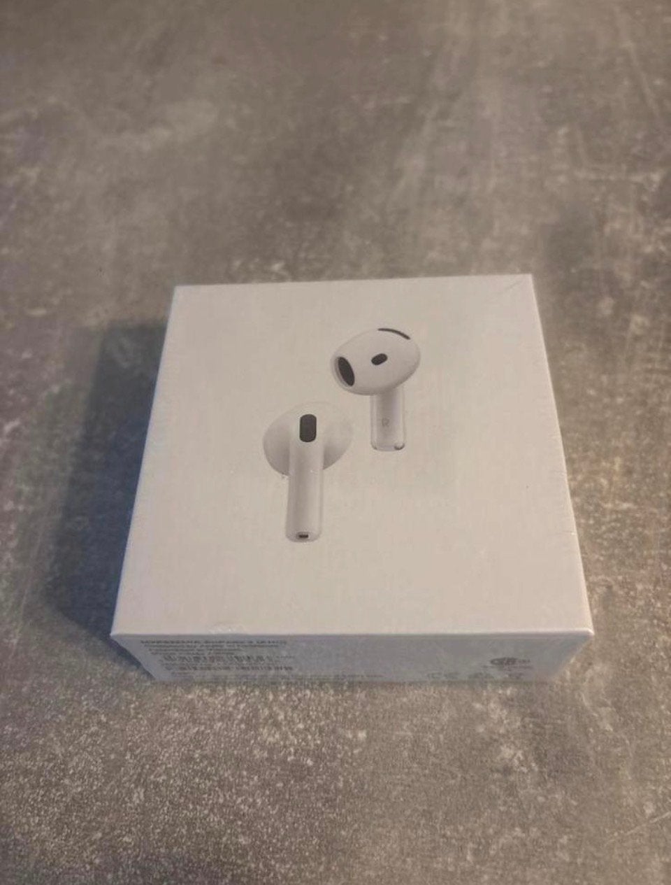 Nieuwe Apple AirPods 4 met (nog dicht)