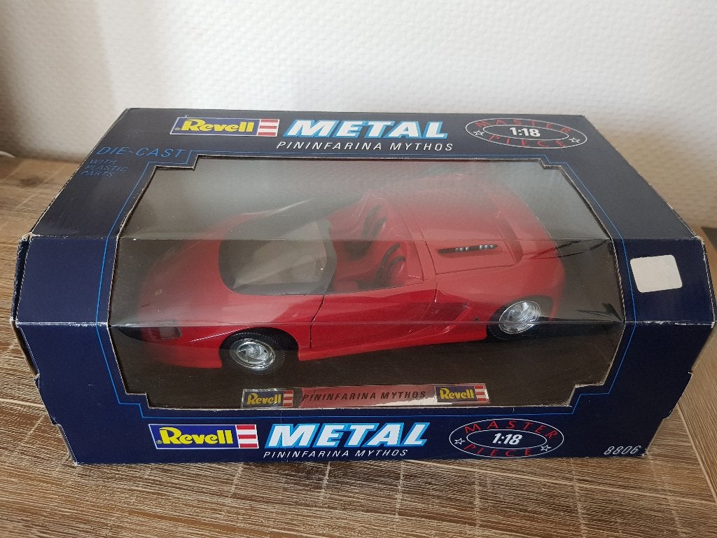 Revell Ferrari Pinifarina Mythos schaal 1:18 nummer 880, Ophalen of Verzenden, Zo goed als nieuw, Auto, Revell