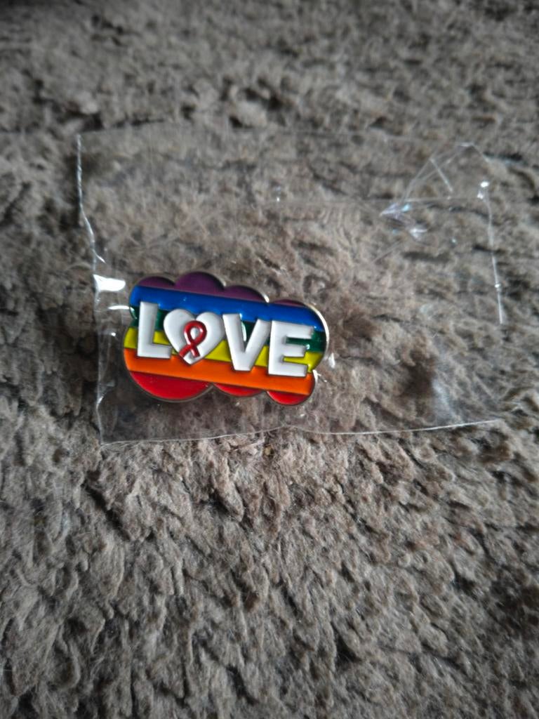 Nieuwe Pin; LOVE regenboog., Ophalen of Verzenden, Nieuw, Speldje of Pin