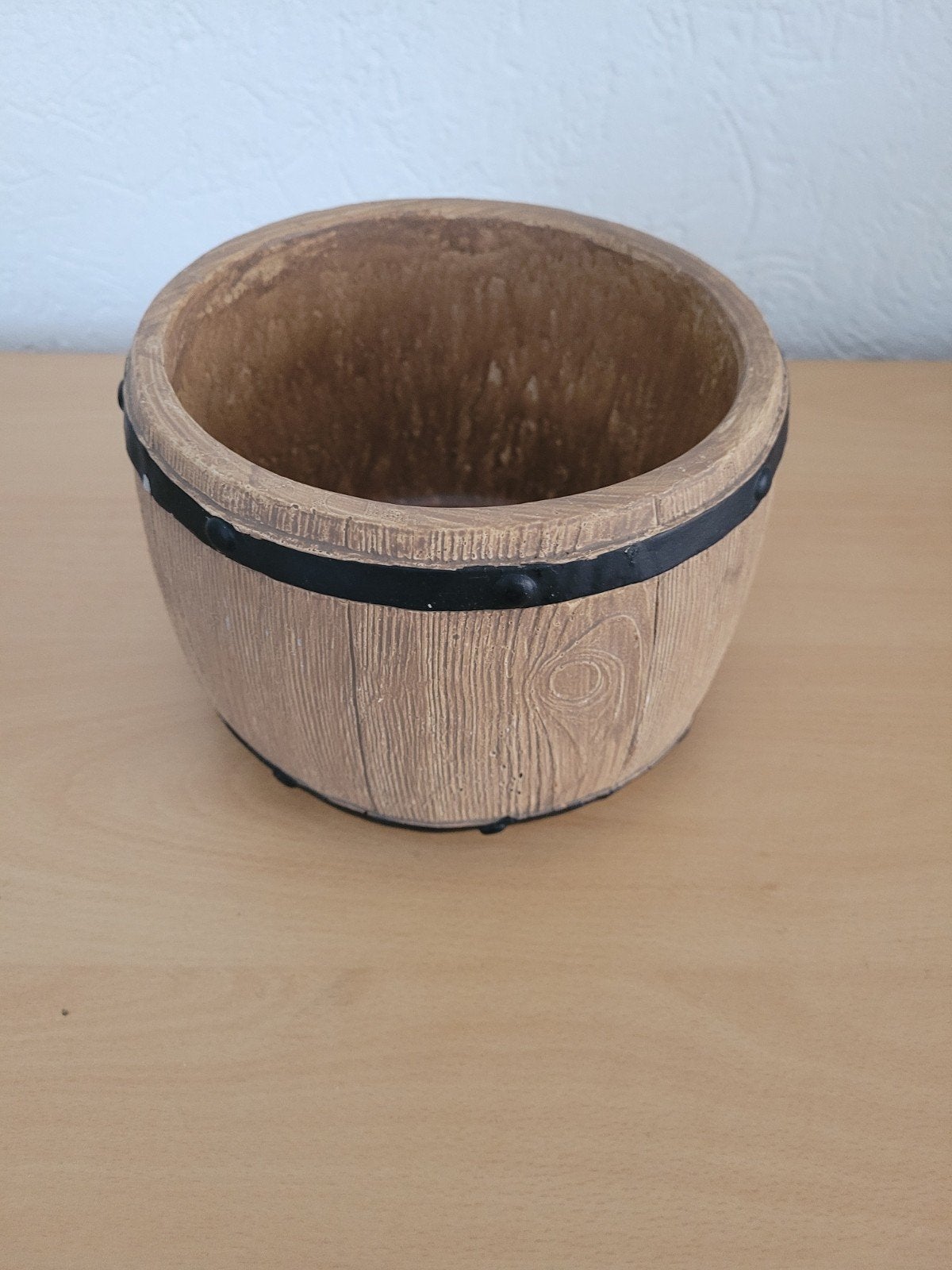 Decoratieve bloempot in houtlook, Steen, Gebruikt, Minder dan 30 cm, Niet van toepassing