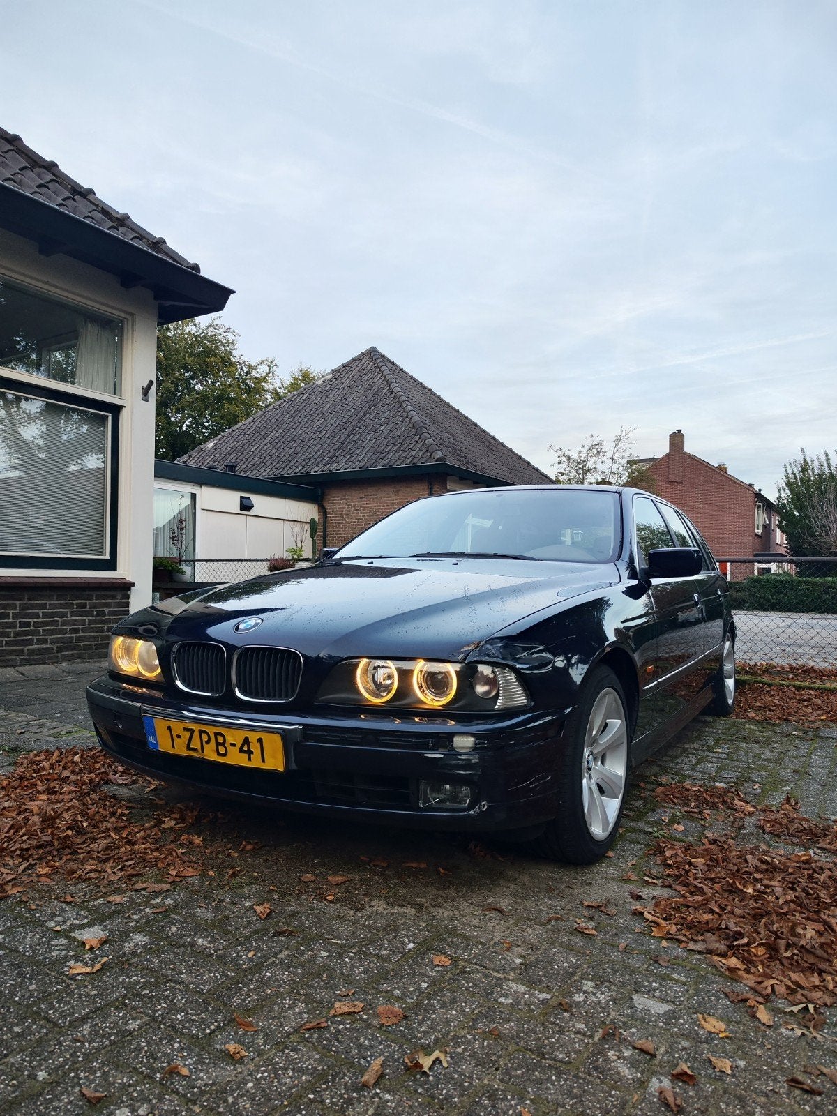 BMW 523i E39 Touring | Handgeschakeld | opknapper, Achterwielaandrijving, 1800 kg, Beige, 2494 cc