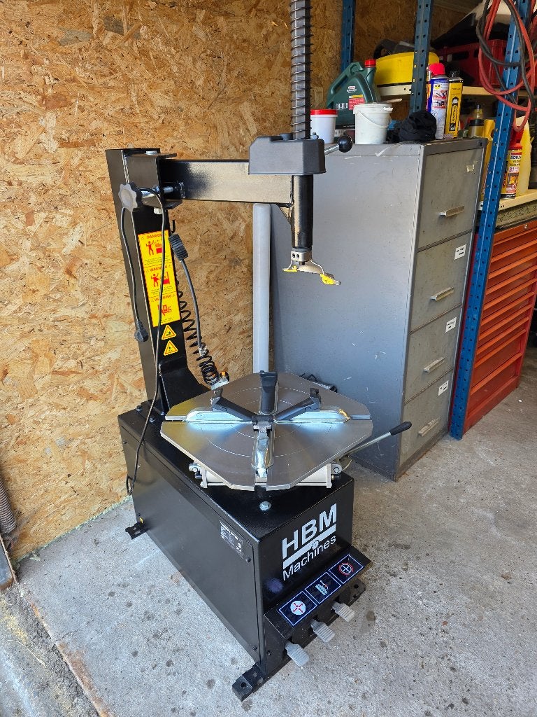 HBM Professionele Bandendemonteermachine, Auto diversen, Ophalen, ?, HBM, Nieuw