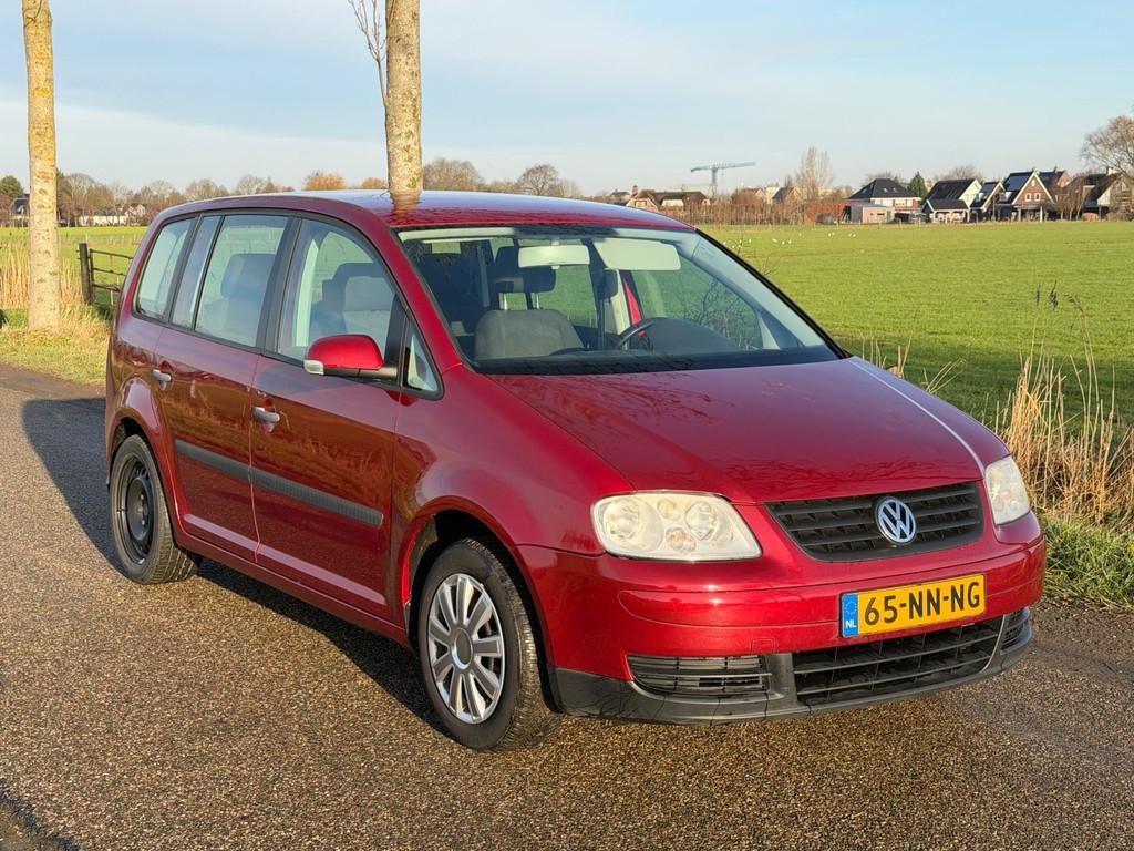 Volkswagen Touran 1.6 Trendline Airco APK 07-2026, Stof, Zwart, 4 cilinders, Handgeschakeld