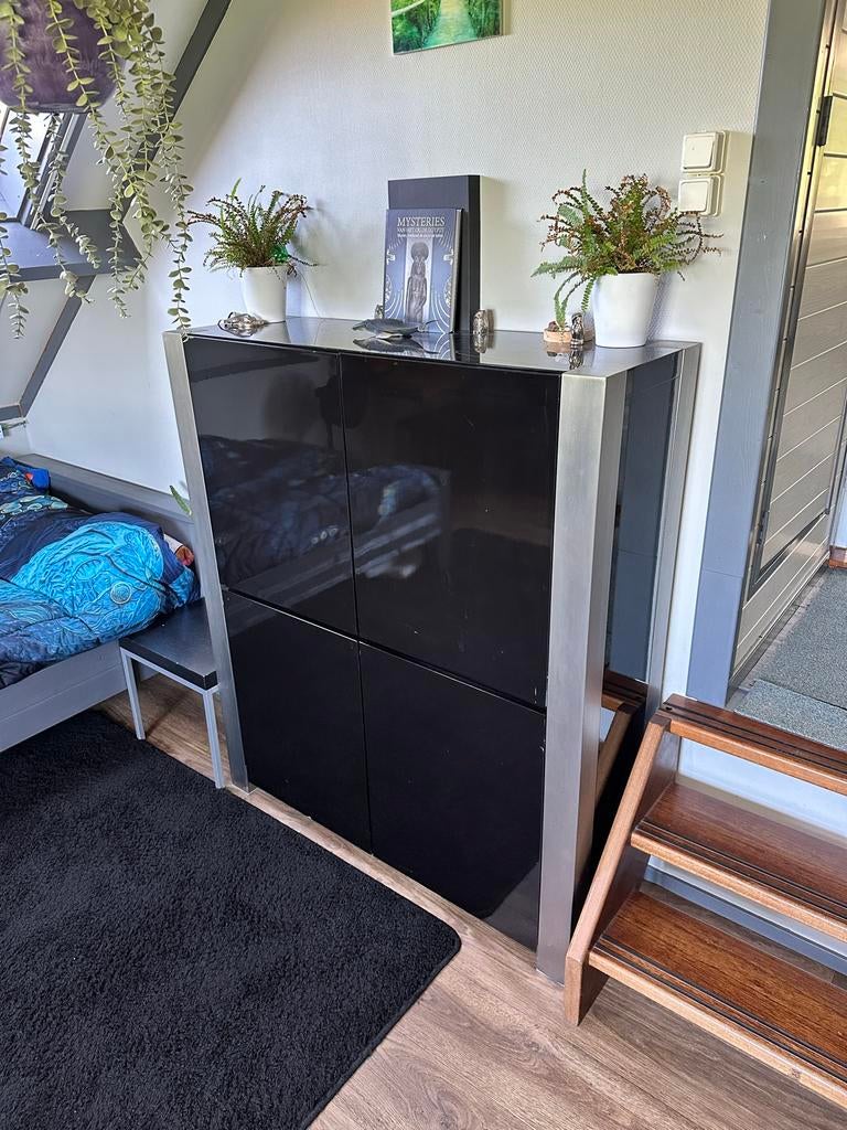 Moderne hoogglans Zwarte wandkast, Ophalen, Gebruikt