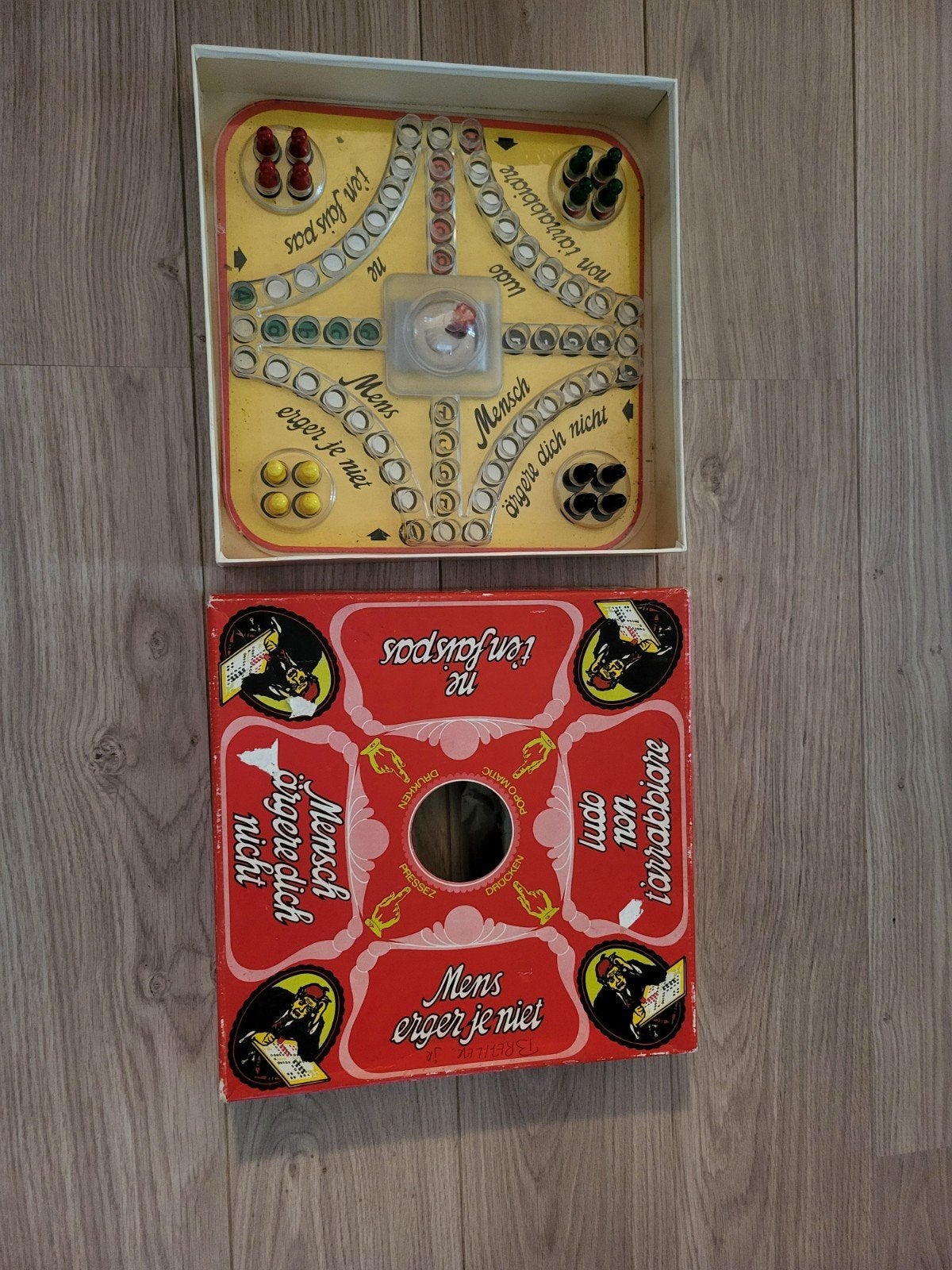 Mens Erger Je Niet! Bordspel - Klassiek Gezelschapsspel, Hobby en Vrije tijd, Gezelschapsspellen | Bordspellen, Drie of vier spelers
