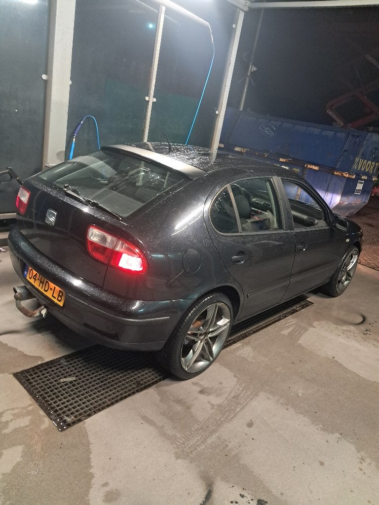 Seat Leon 1.8 20VT 132KW 2001 Zwart, Auto's, Seat, Voorwielaandrijving, 4 cilinders, Zwart, Origineel Nederlands