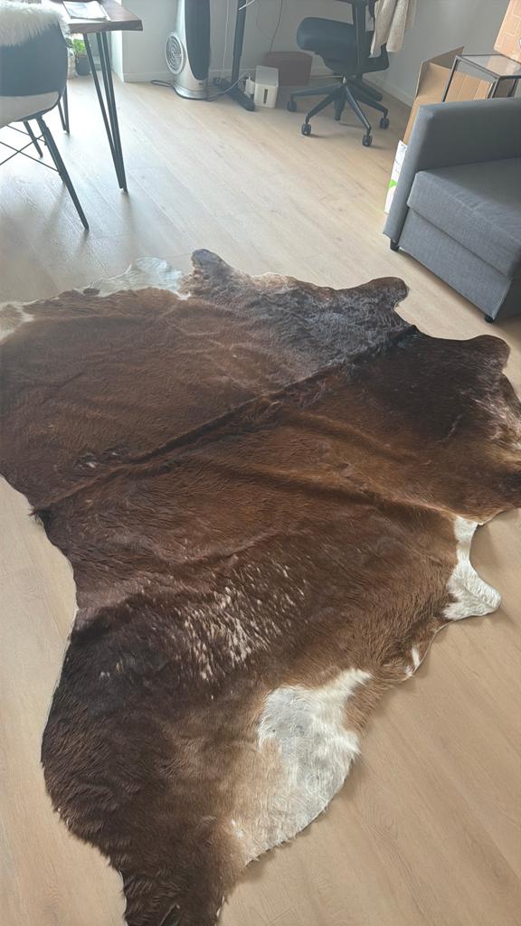 Cowhide Rug (Koeienhuid) 2.5m, Huis en Inrichting, Stoffering | Tapijten en Kleden, Ophalen of Verzenden, Zo goed als nieuw, Rechthoekig