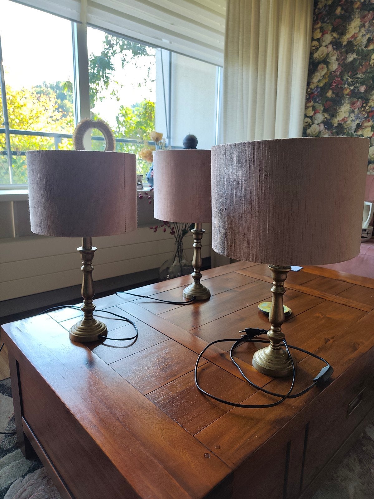 Set van 3 Vintage Tafellampen met Roze Velours Kappen, Ophalen, Vintage, Metaal, Met kap