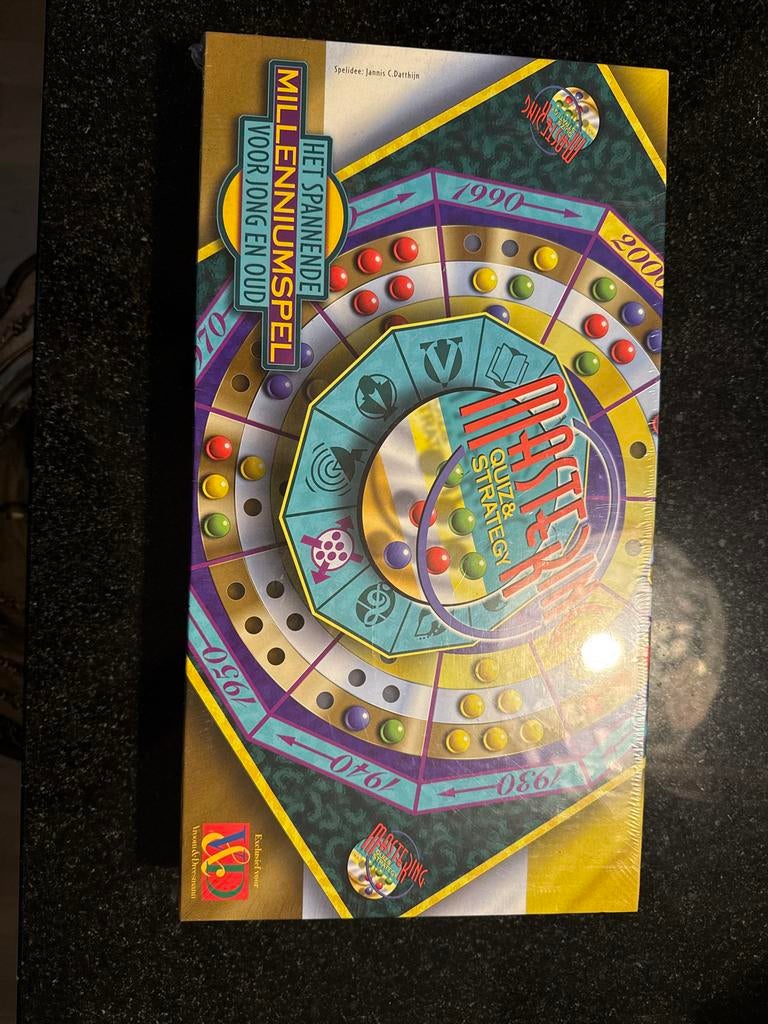 Millenniumspel - Quiz & Strategie, Hobby en Vrije tijd, Gezelschapsspellen | Bordspellen, Een of twee spelers, Ophalen of Verzenden