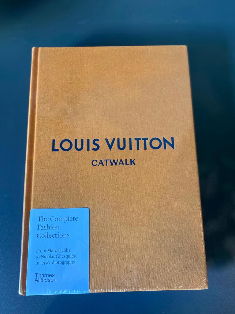 Koffietafelboek decoratie home LV fashion Louis Vuitton book, Ophalen of Verzenden, Nieuw, Mode algemeen