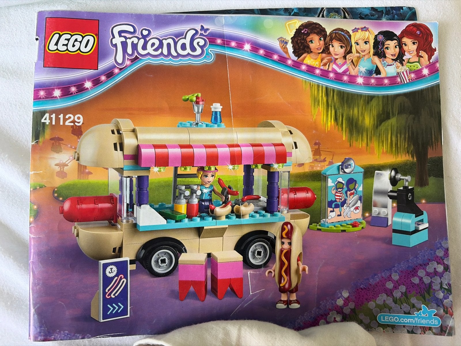 LEGO Friends Hotdog Foodtruck 41129 met instructieboekje, Ophalen of Verzenden, Zo goed als nieuw, Overige merken