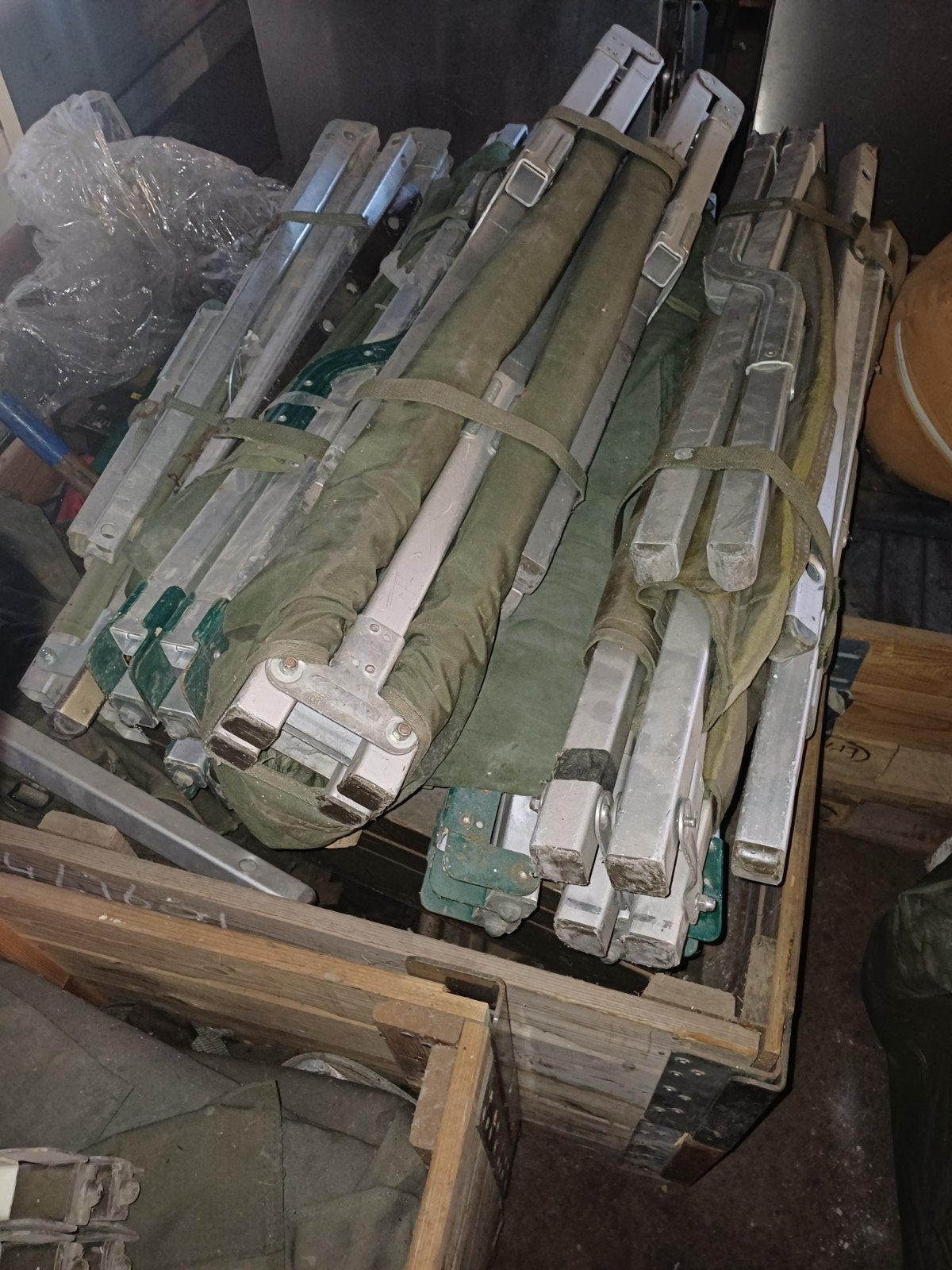Partij militaire veldbedden / stretchers, Ophalen, Gebruikt