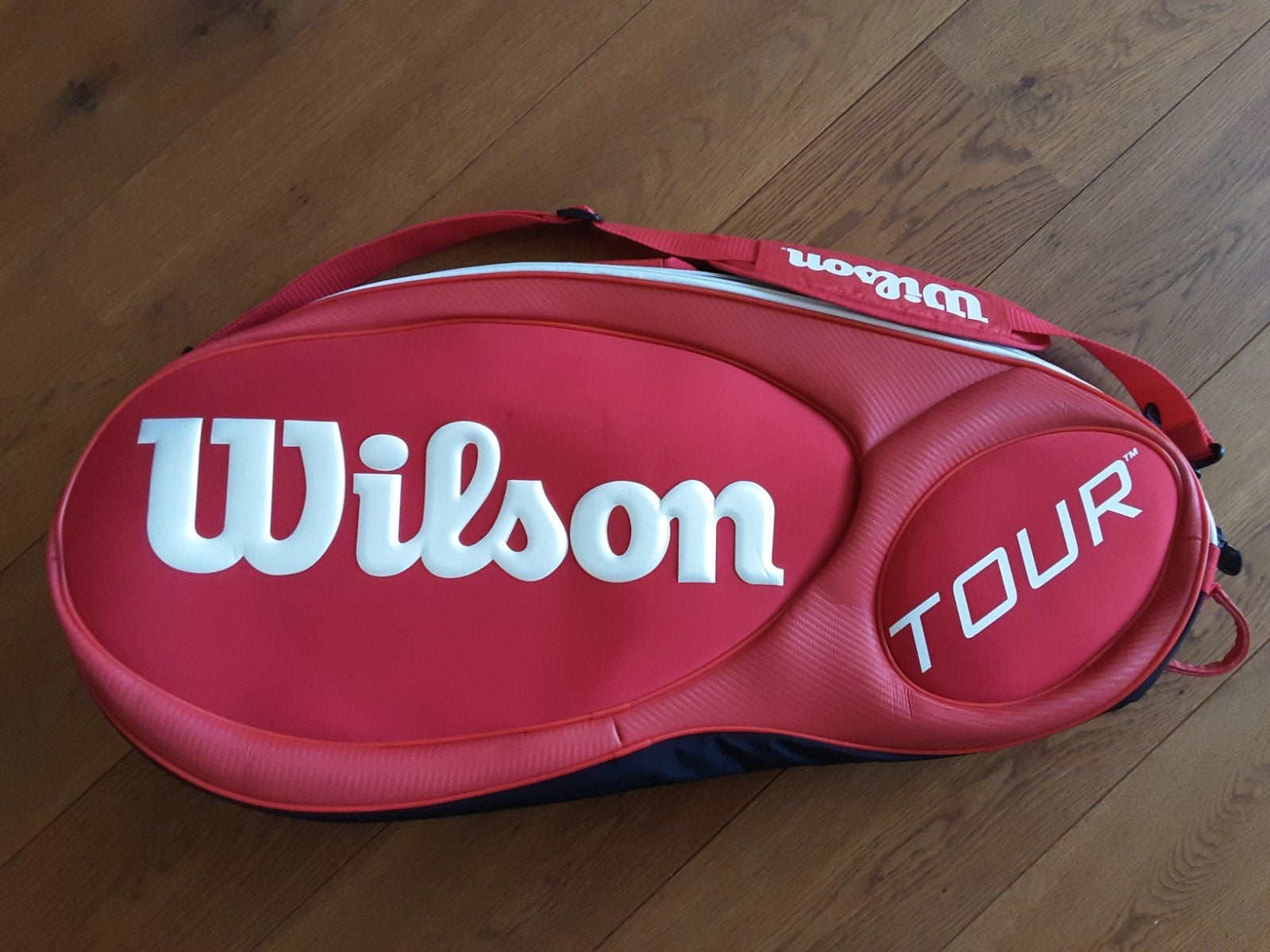 Zo goed als nieuwe Wilson tennistas., Zo goed als nieuw, Wilson, Tas, Ophalen