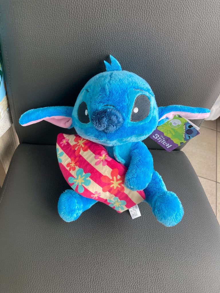 Disney knuffel Stitch met surfplank, Verzamelen, Ophalen of Verzenden, Overige figuren, Nieuw, Knuffel
