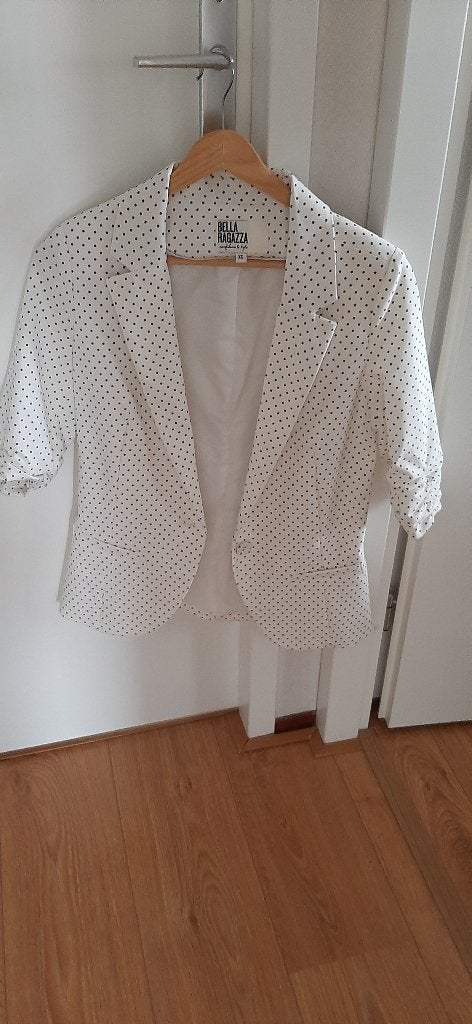 TWEE NIEUWE JASJES  XS/S  BELLA RAGAZZA, Ophalen of Verzenden, Nieuw, Maat 34 (XS) of kleiner