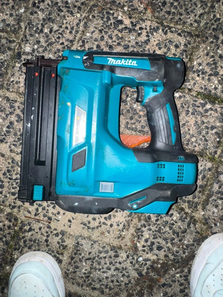 Makita tacker DBN500, Ophalen of Verzenden, Gebruikt, Tacker/nietmachine, Makita