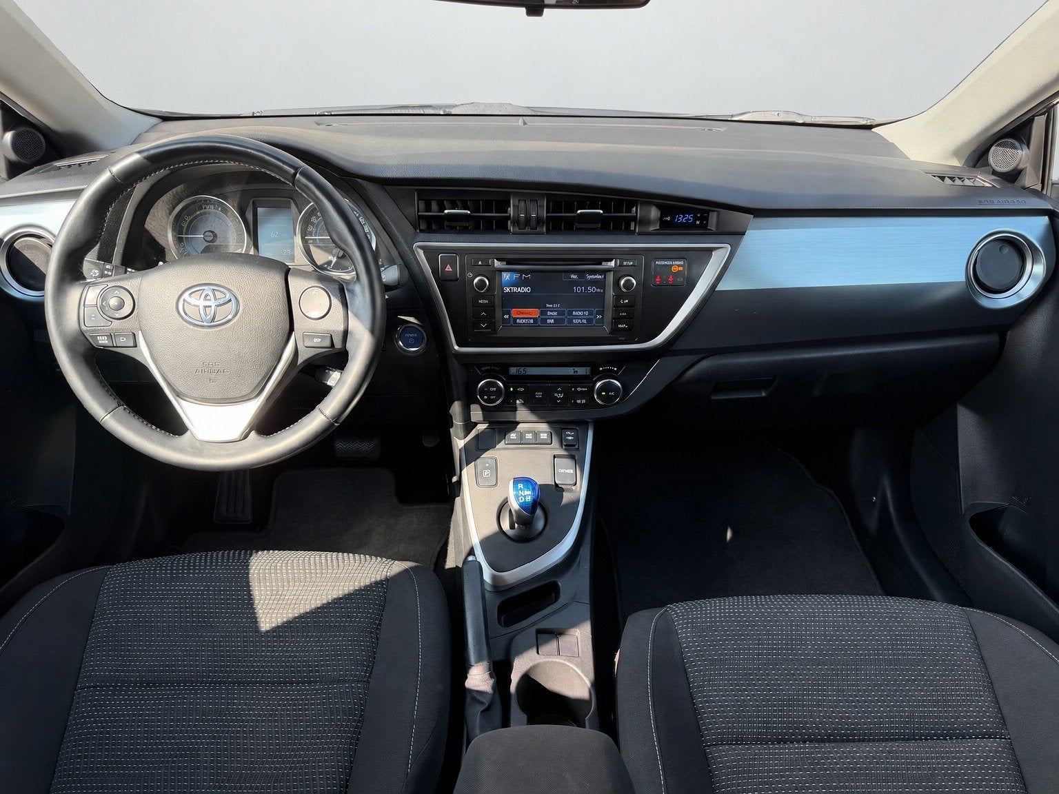 Toyota Auris Touring Sports 1.8 Hybrid Aspiration|Navigatie|, Auto's, Stof, Gebruikt, Zwart, Bruin