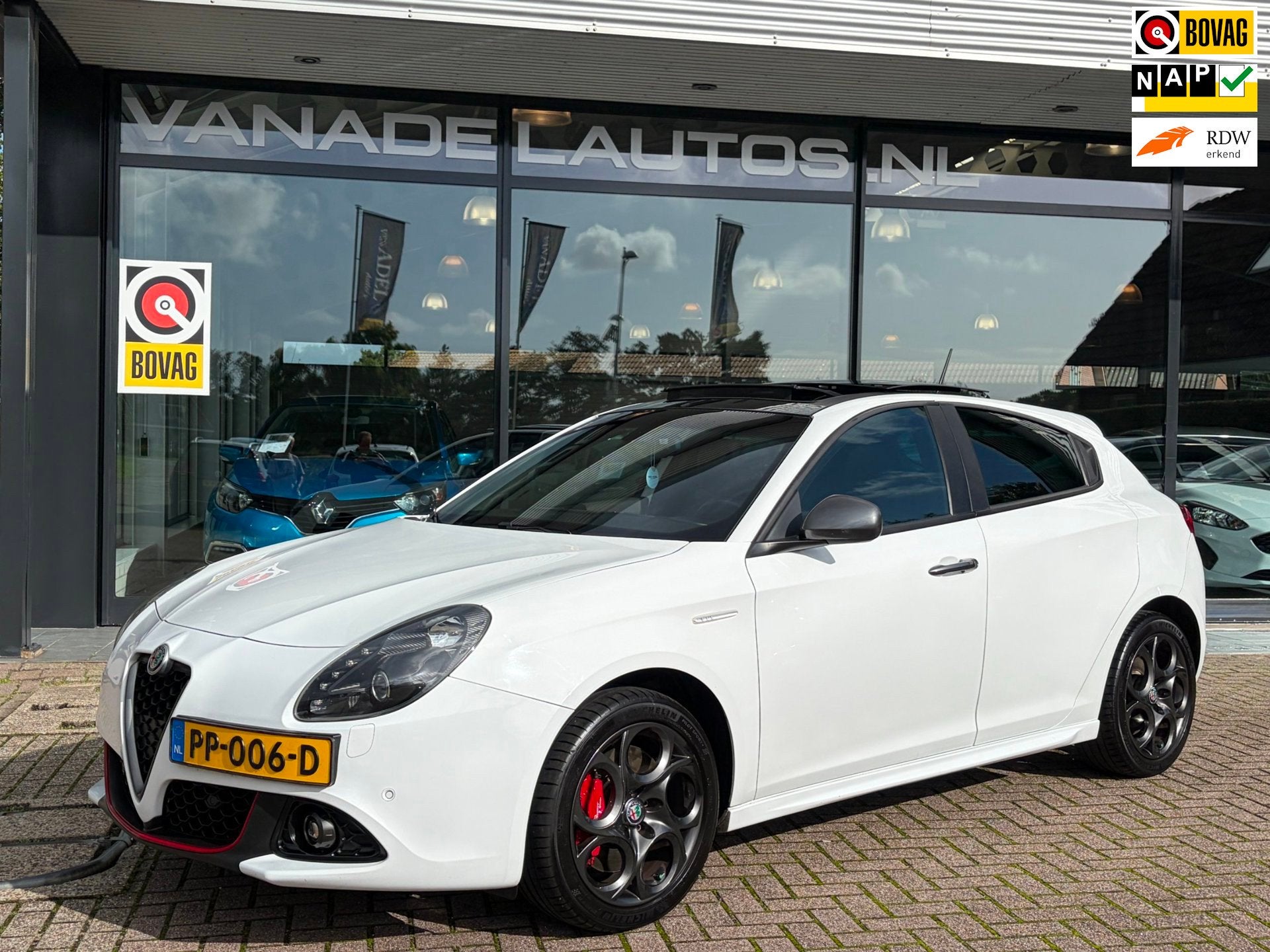 Alfa Romeo Giulietta 1.4 Turbo MultiAir Super Aut. Panorama, Auto's, Dealer onderhouden, 4 cilinders, Wit, Bedrijf