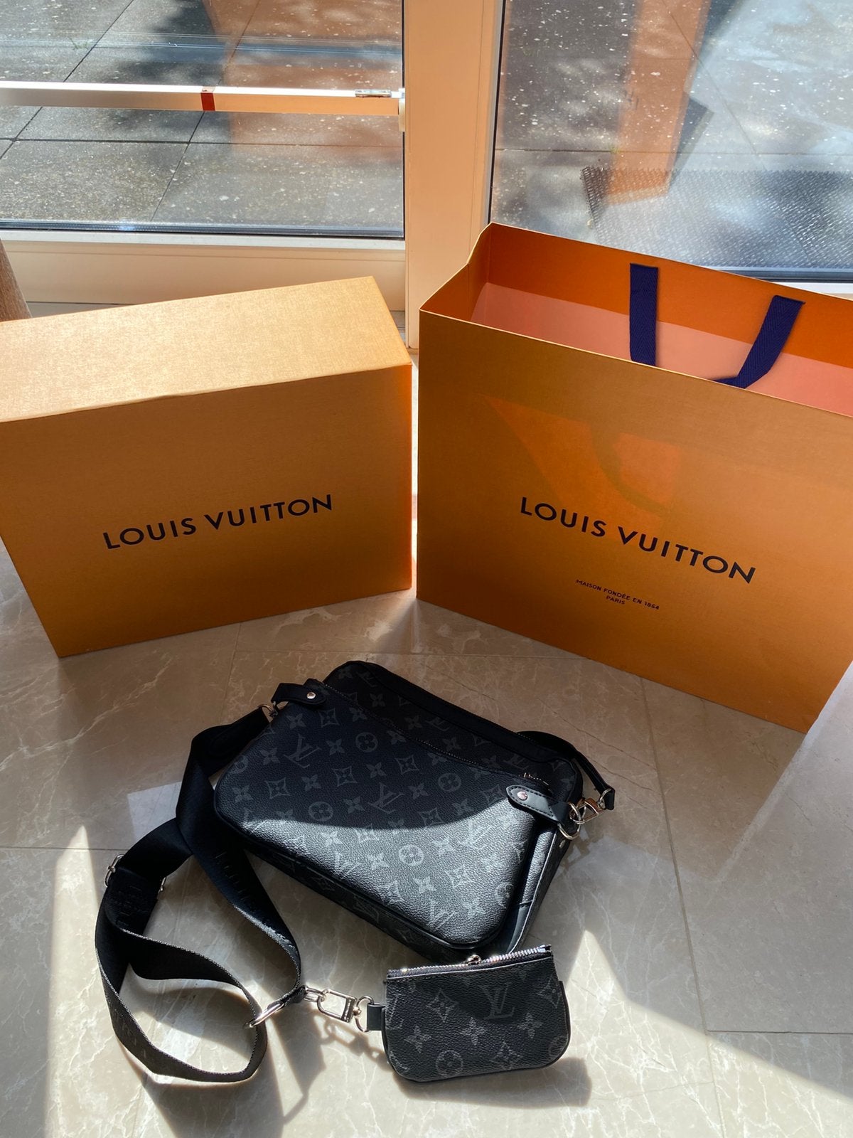 Louis Vuitton Trio Messenger Tas, Overige merken, Zwart, Ophalen of Verzenden, Zo goed als nieuw