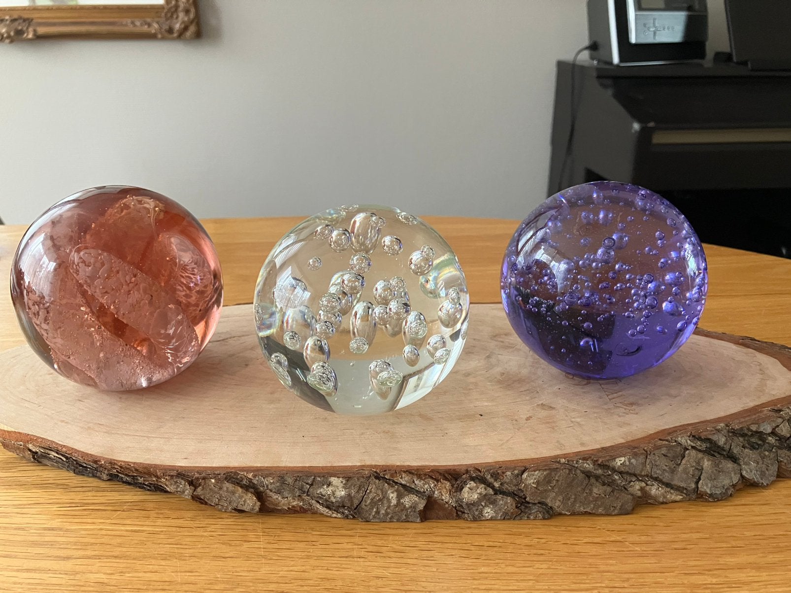 Glazen bollen presse-papier briefgewicht rood wit blauw 9 cm, Ophalen, Zo goed als nieuw, Rechthoekig, Glas