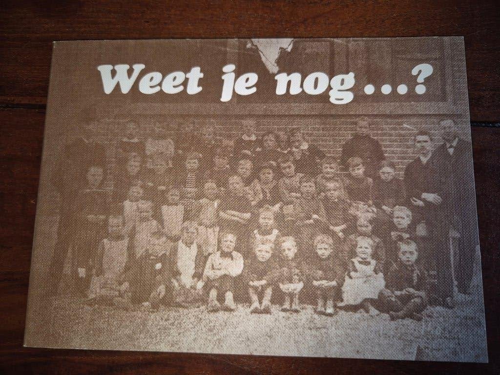 Weet je nog Koningin Emmaschool Dieren, Boeken, Geschiedenis | Stad en Regio, Ophalen of Verzenden, Zo goed als nieuw
