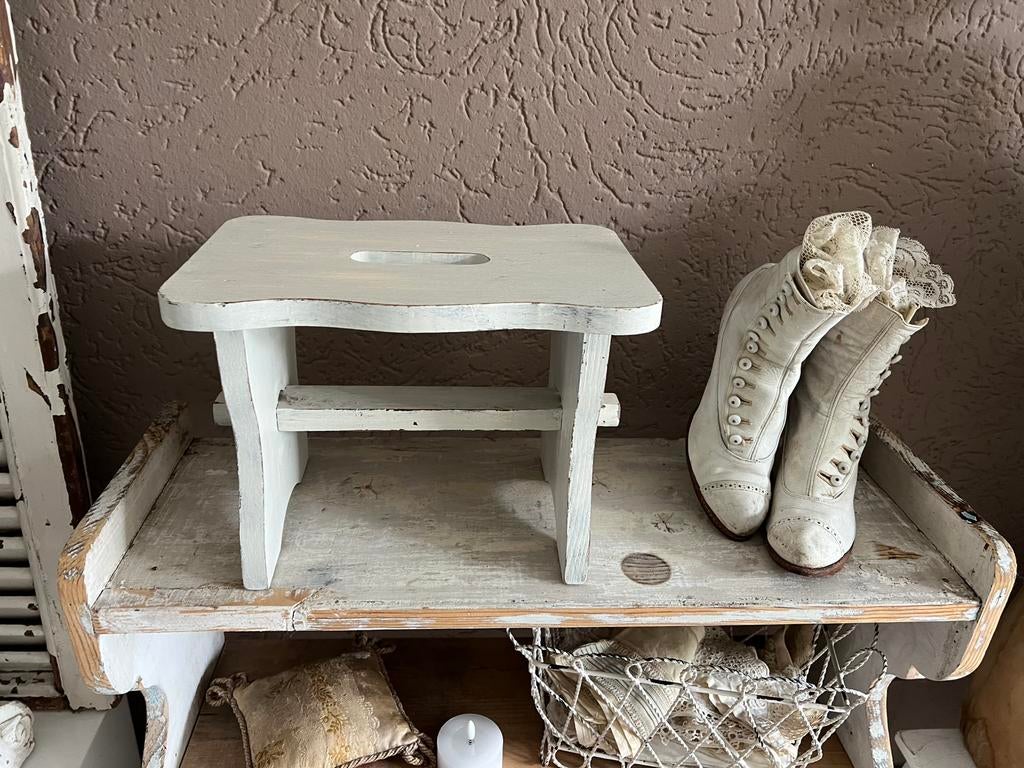 1 brocante vensterbankje, Ophalen of Verzenden