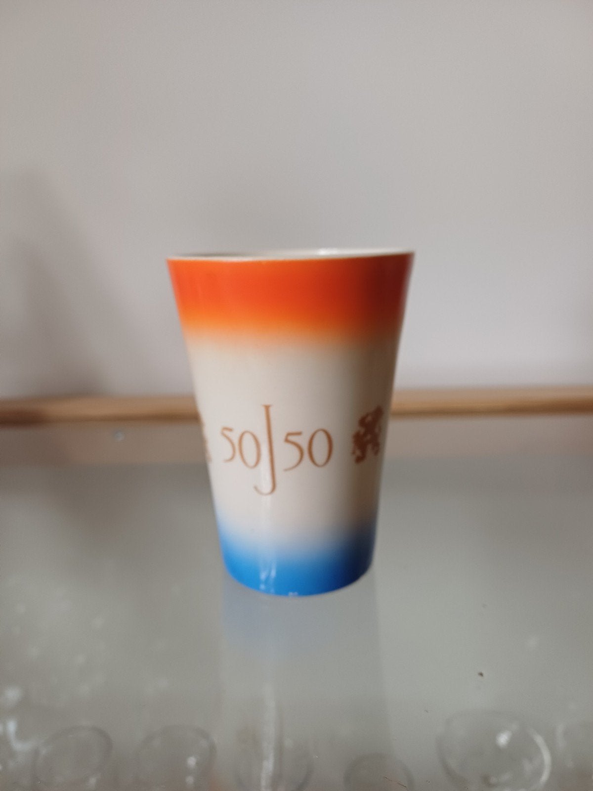 Melk beker Juliana 50J50 koninklijk huis verzameling, Verzamelen, Ophalen of Verzenden, Zo goed als nieuw, Servies