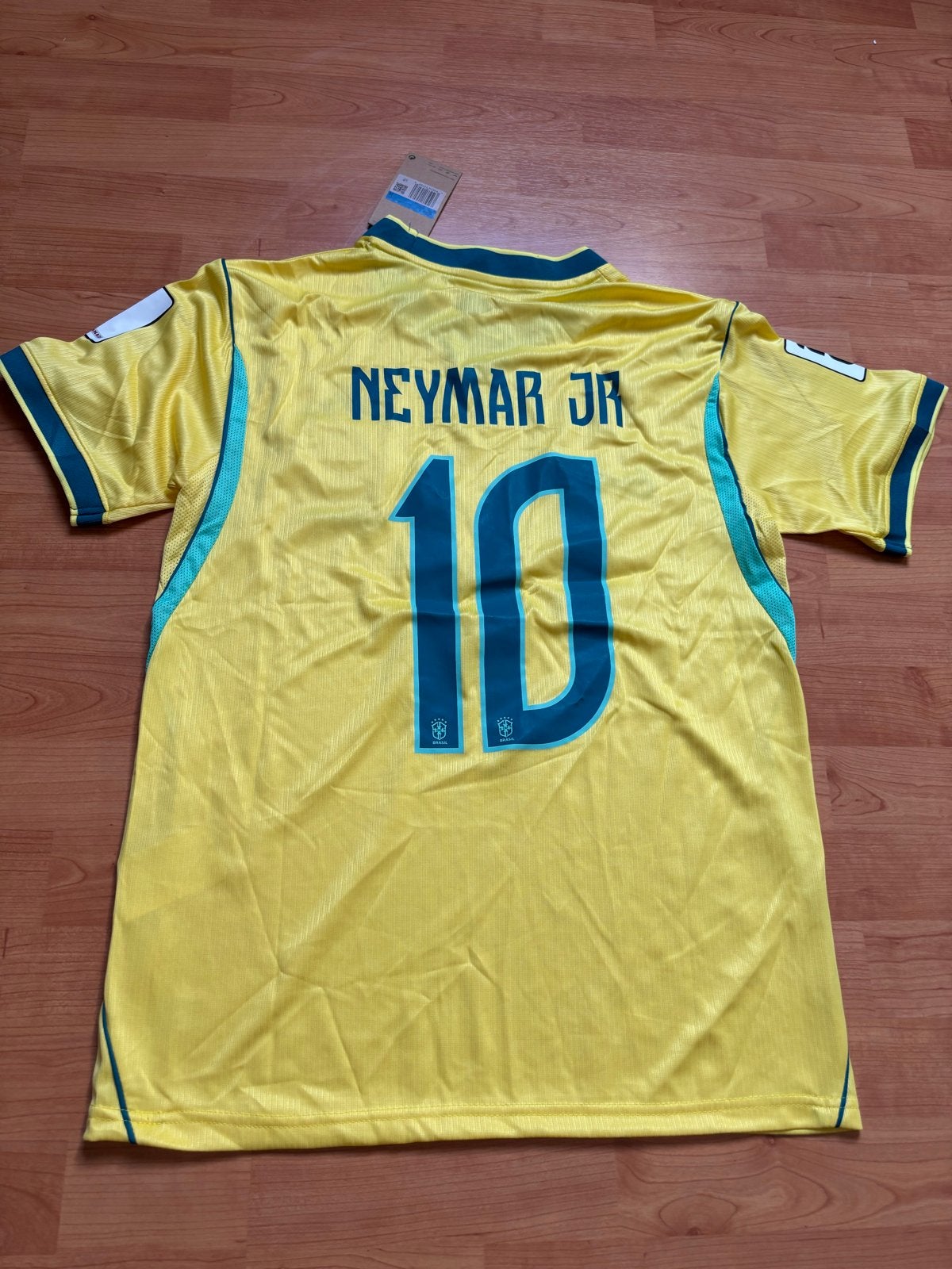 Neymar Jr. Brazilië thuisshirt - Maat M - Nieuw met kaartjes, Kleding | Heren, Sportkleding, Maat 48/50 (M), Geel, Nieuw, Ophalen of Verzenden