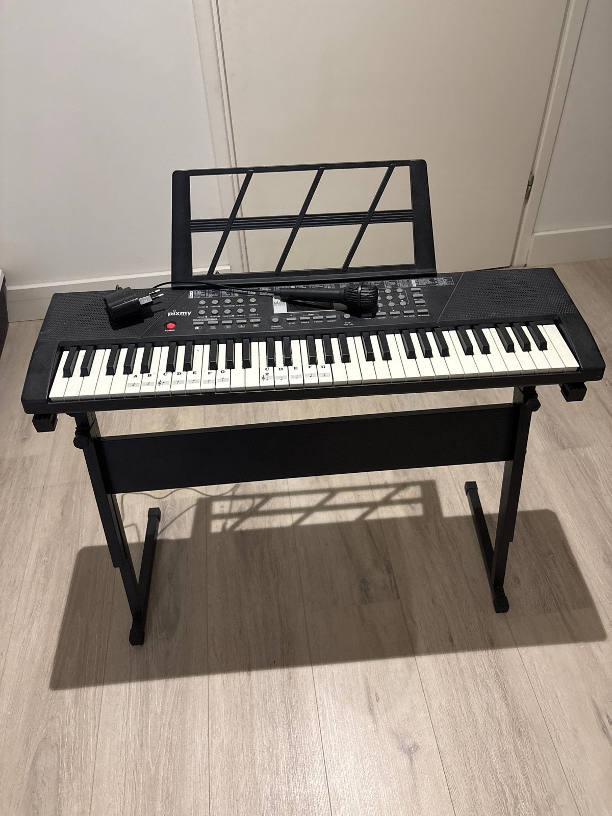 Pixmy kinder Keyboard met standaard en microfoon, 61 toetsen, Zo goed als nieuw, Met standaard, Ophalen