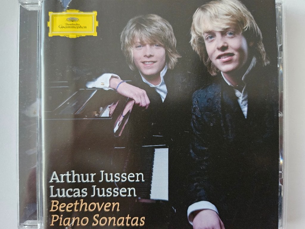 Beethoven - Piano Sonates 5 8 13 14 - Arthur & Lucas Jussen, Ophalen of Verzenden, Zo goed als nieuw, Classicisme, Pianomuziek