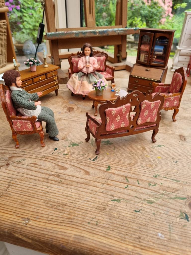 Mooi woonkamer setje voor poppenhuis 1.12, Ophalen of Verzenden, Zo goed als nieuw, Poppenhuis