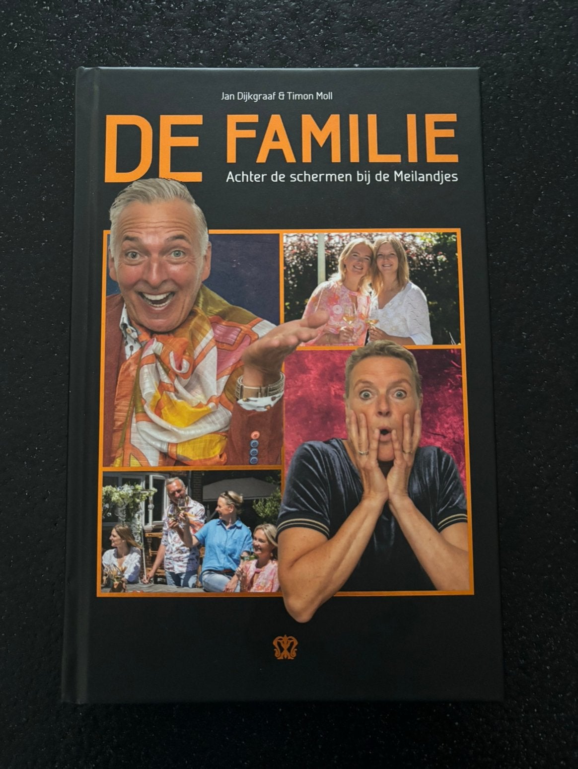 Jan Dijkgraaf - De Familie (Meiland), Boeken, Ophalen of Verzenden, Zo goed als nieuw, Jan Dijkgraaf; Timon Moll