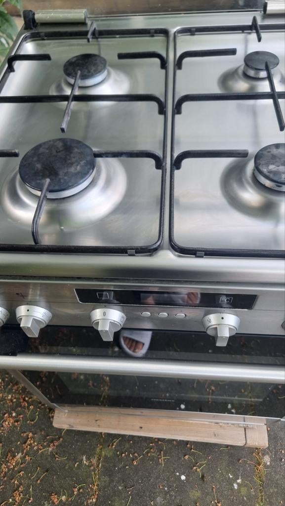 Siemens Vrijstaand Gasfornuis met Oven - Gebruikt, Witgoed en Apparatuur, Fornuizen, Ophalen, Gebruikt, 60 cm of meer, 4 kookzones