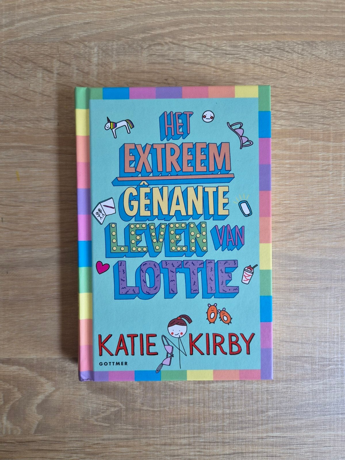 Het Extreem Genante Leven van Lottie - Katie Kirby, Ophalen of Verzenden, Zo goed als nieuw, Katie Kirby, Fictie