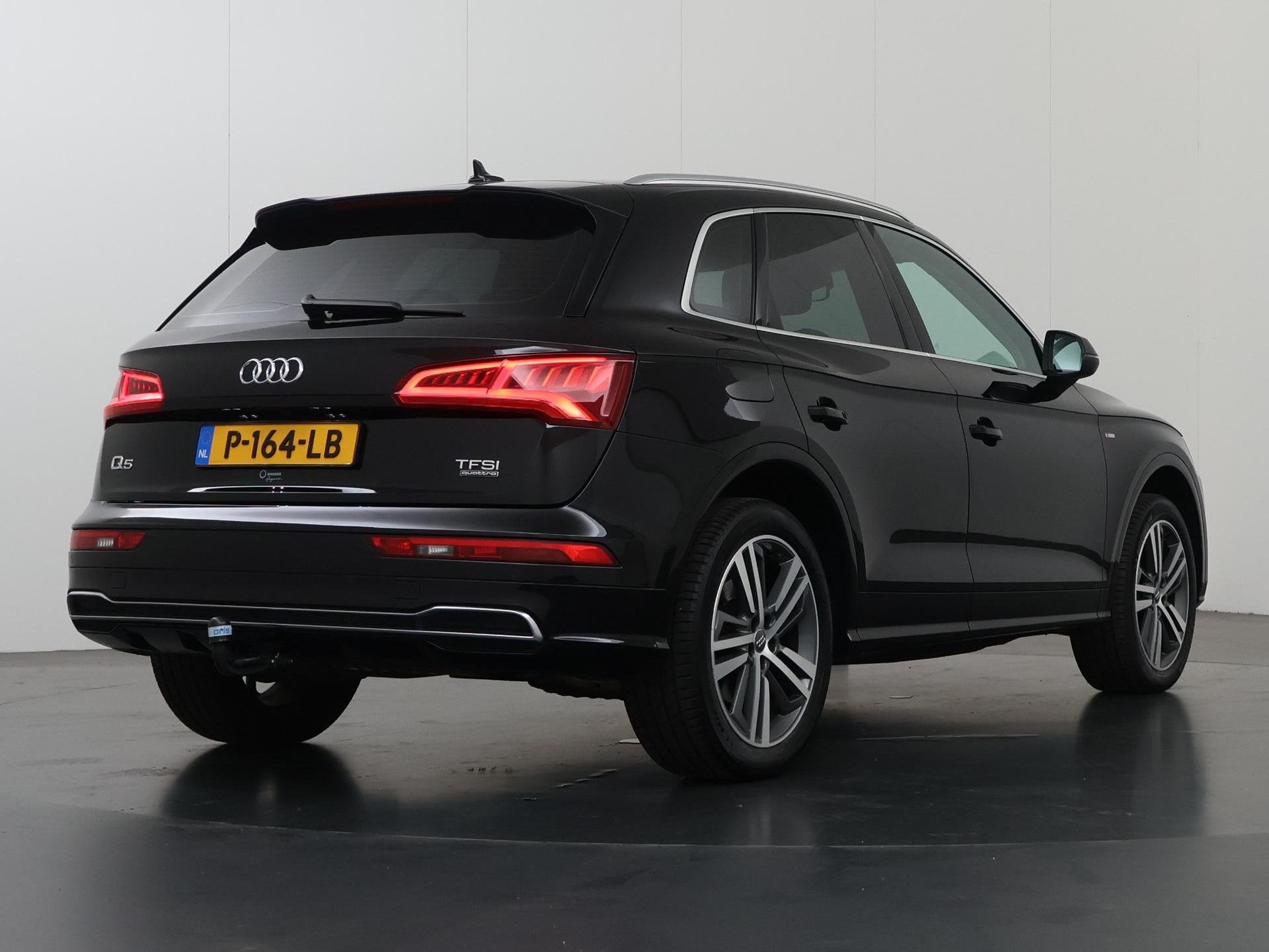 Audi Q5 2.0 TFSI quattro Launch Edition 250PK | S-Line Exter, Auto's, Automaat, Dealer onderhouden, Stof, Gebruikt