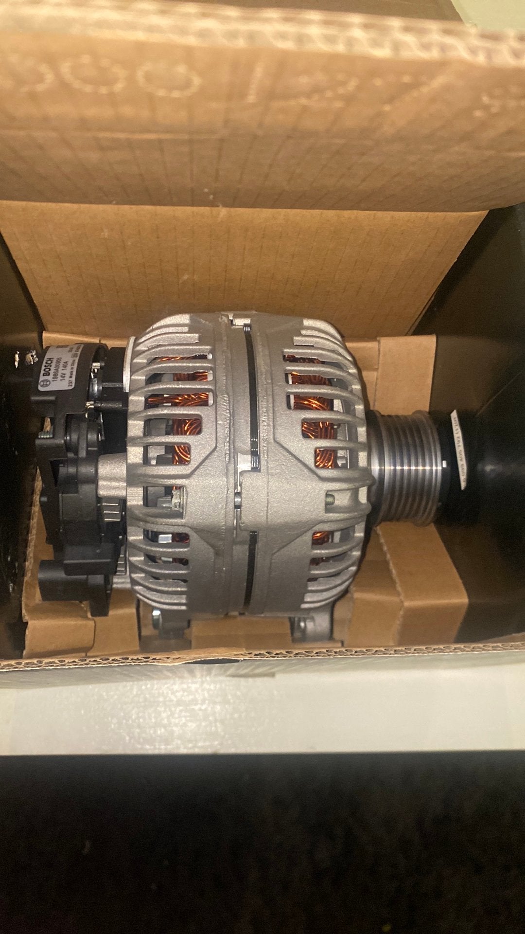 NIEUW Bosch alternator /dynamo. 1 986 A00 905, Auto-onderdelen, Ophalen of Verzenden, Nieuw, Universele onderdelen