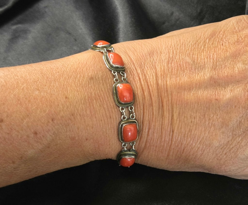 Antieke zilveren armband met bloedkoraal. 2026/533, ., Ophalen of Verzenden, Zo goed als nieuw, .