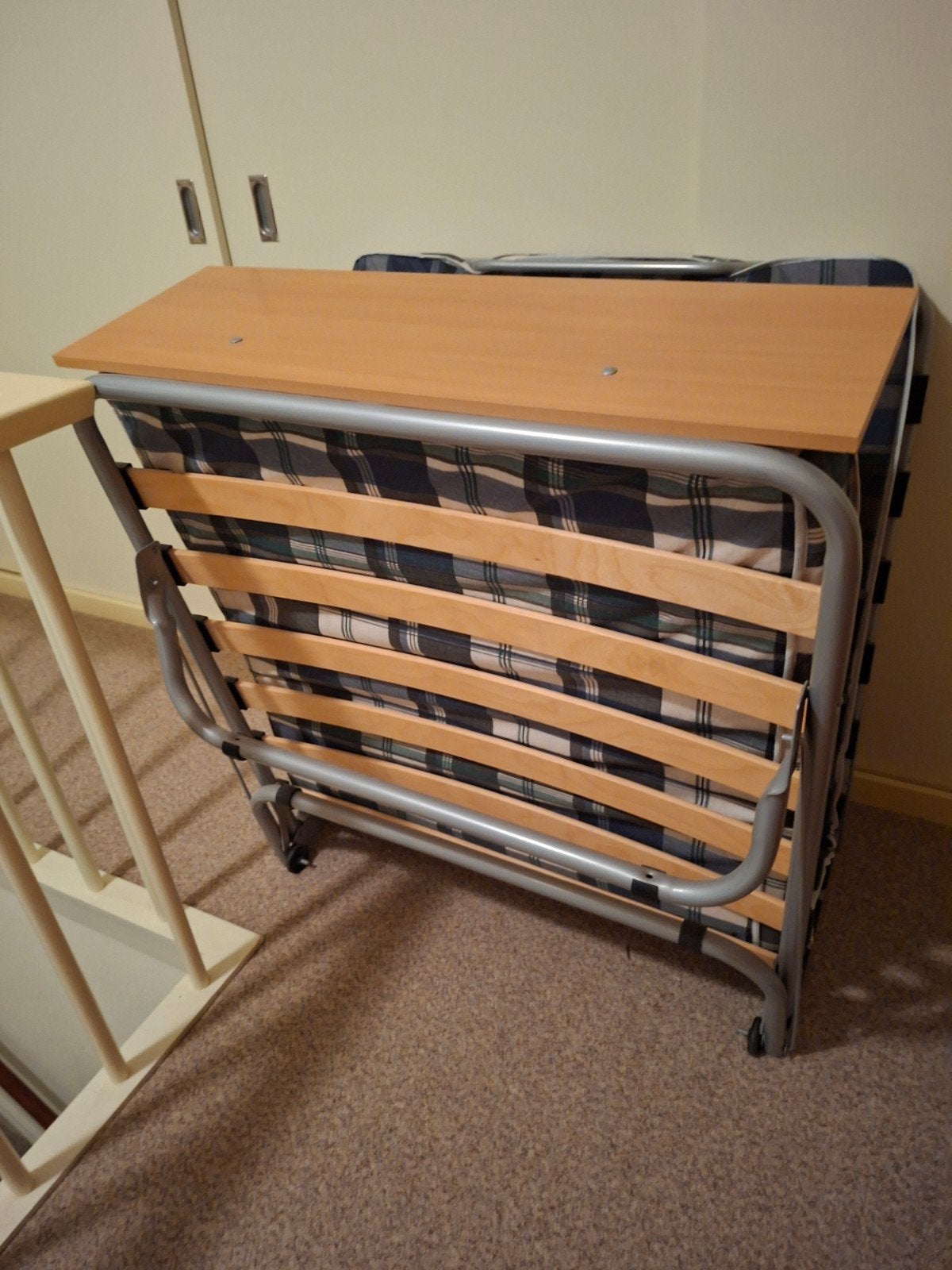 Opvouwbaar logeerbed met lattenbodem en matras, Ophalen, Gebruikt, Eenpersoons, 80 cm