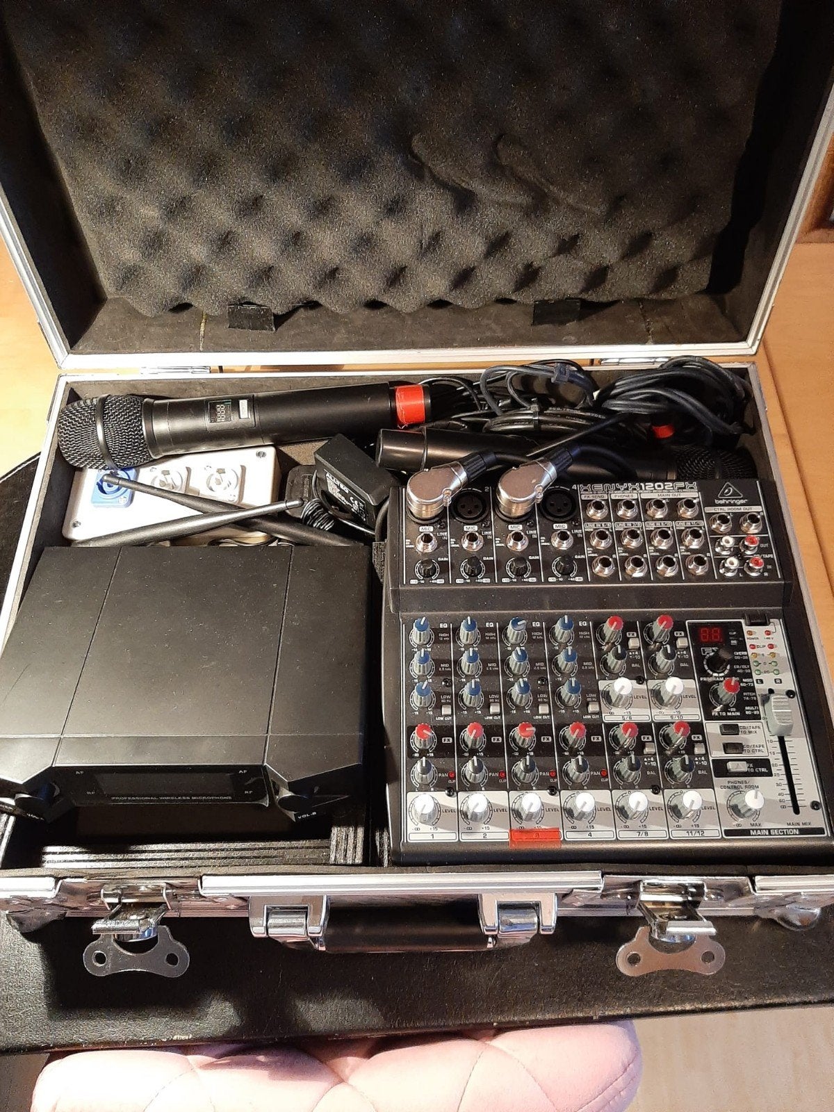 Behringer Xenyx X1202FX Mixer met Microfoon en Koffer, Muziek en Instrumenten, Mengpanelen, Ophalen of Verzenden, Gebruikt, 10 tot 20 kanalen
