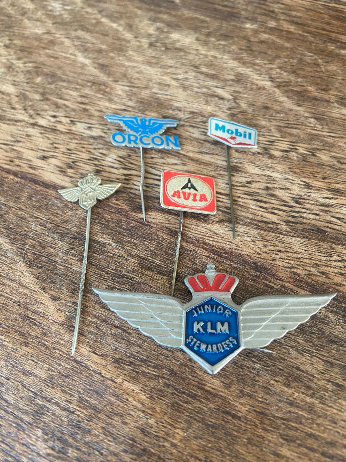 Vintage Speldjes Collectie: KLM, Mobil, Orcon, Avia, Ophalen of Verzenden, Gebruikt, Merk, Speldje of Pin